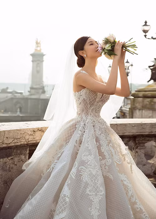 Ngọc Duyên tâm sự: “Cuộc đời được cứu rỗi khi ta yêu ai đó bằng cả trái tim”.