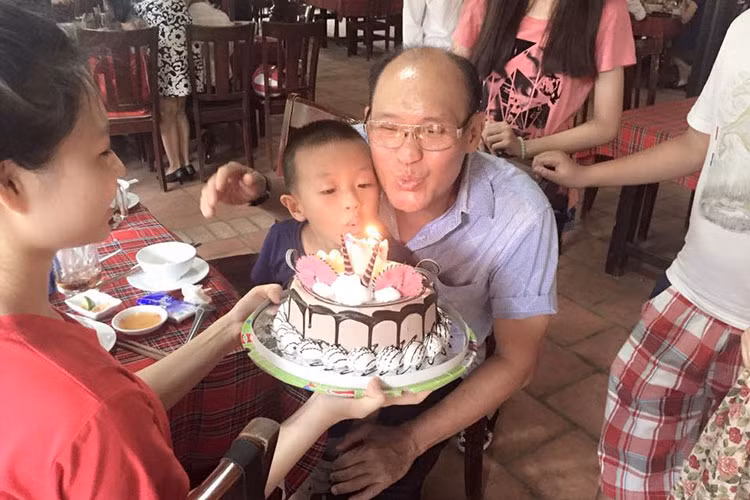 Duy Phương vui vẻ đón sinh nhật ấm áp bên các con.