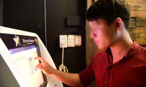 Giao dịch rút tiền tại máy BTM tại TP.HCM