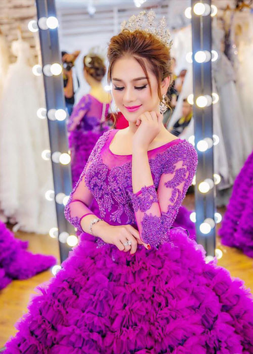 Lâm Khánh Chi có đường tình duyên khá lận đận. Ảnh: Dân Việt