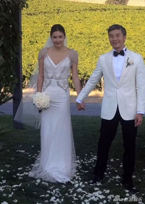 Ngày 27/8/2017, Nhạc Cơ Nhi - vợ cũ Lê Minh tái giá với doanh nhân Ian Chu. Đám cưới của Nhạc Cơ Nhi và Ian Chu được tổ chức tại Mỹ. Ảnh: Sina