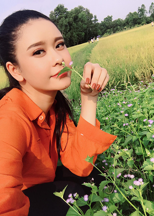 Trương Quỳnh Anh miệt mài đi quay phim sau ồn ào với Bình Minh.