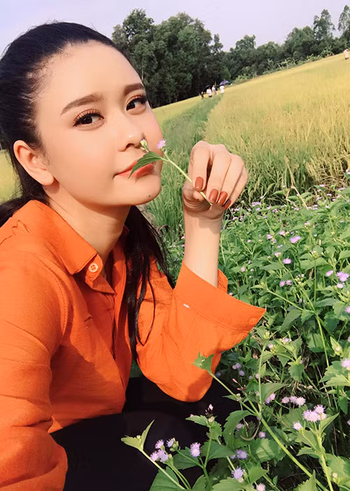 Trương Quỳnh Anh miệt mài đi quay phim sau ồn ào với Bình Minh.