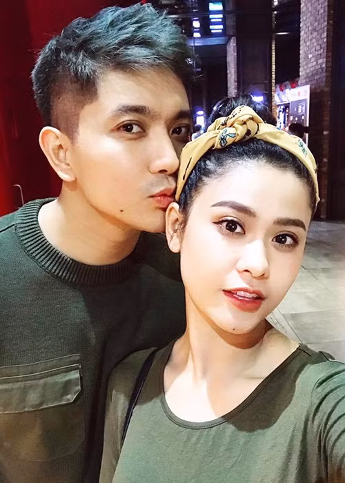 Trương Quỳnh Anh - Tim cũng là những sao Việt gây ồn ào nhất năm 2017. Tháng 5/2017, có thông tin Tòa án nhân dân quận 10 (TP HCM) xác nhận Tim và Trương Quỳnh Anh đã ly hôn. Trước tin đồn này, Tim một mực phủ nhận. Ảnh: FBNV