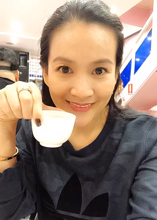 Khi được hỏi về loạt ảnh giữa Bình Minh và Trương Quỳnh Anh, Anh Thơ cho rằng đó chỉ là hình ảnh liên quan đến công việc của chồng. Ảnh: FBNV