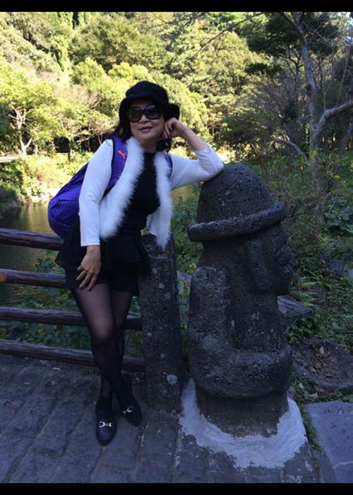 “Tôi chia đôi tài sản, căn nhà vì trong đó có tài sản của gia đình tôi”, cô chia sẻ với Dân Việt. Ảnh: FBNV