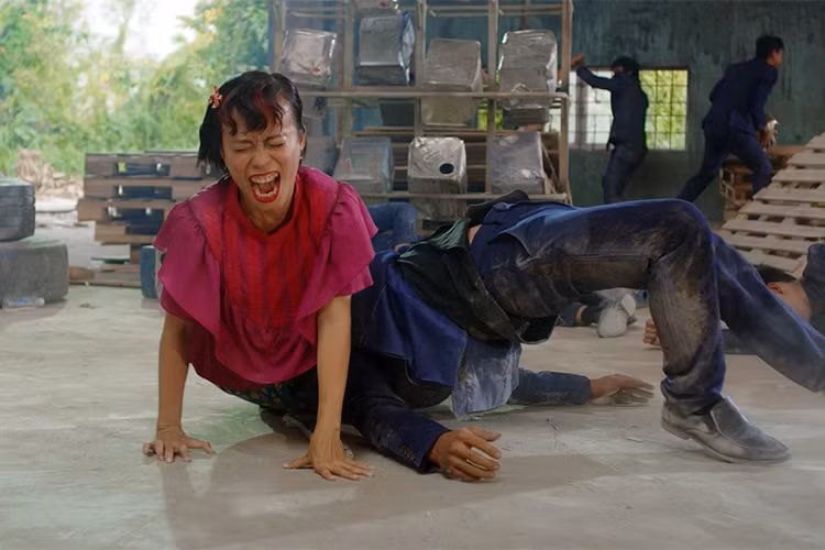 Bên cạnh “bộ tứ” Bảy, Chín, Tám, Mười được đặt làm tựa phim khá thú vị, các nhân vật khác cũng cho thấy dấu ấn rõ nét trong trailer.