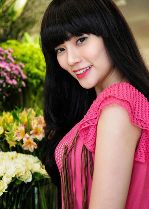 Dù phủ nhận việc phẫu thuật thẩm mỹ nhưng Thu Thủy nhiều lần xuất hiện với gương mặt thiếu tự nhiên, được cho là do hậu quả của lạm dụng dao kéo. Ảnh: Đời sống pháp luật