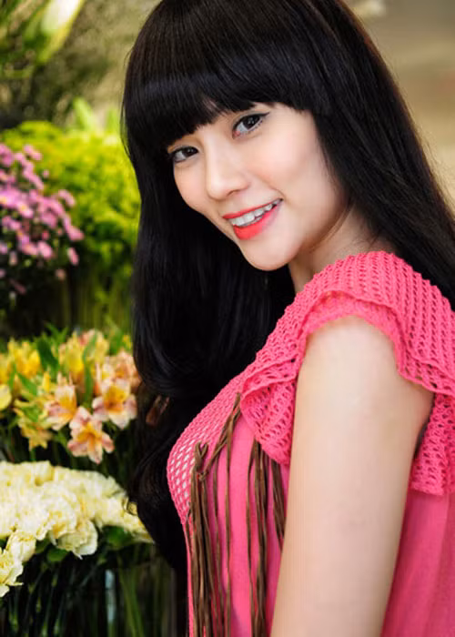 Dù phủ nhận việc phẫu thuật thẩm mỹ nhưng Thu Thủy nhiều lần xuất hiện với gương mặt thiếu tự nhiên, được cho là do hậu quả của lạm dụng dao kéo. Ảnh: Đời sống pháp luật