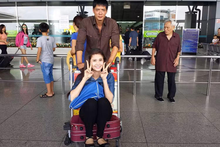 Mới đây, Bình Minh và Trương Quỳnh Anh bất ngờ lộ ảnh thân mật bên nhau. Đạo diễn phim “Thề không gục ngã” xác nhận loạt ảnh lan truyền không phải là hình ảnh trong phim. Ảnh: Fanpage phim