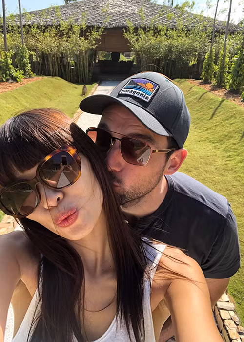 Tháng 7/2016, siêu mẫu Hà Anh lên xe hoa. Cuộc sống hôn nhân của chân dài 8x luôn tràn đầy mật ngọt.