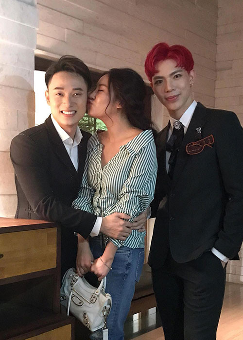 Văn Mai Hương chu môi định hôn Trúc Nhân.