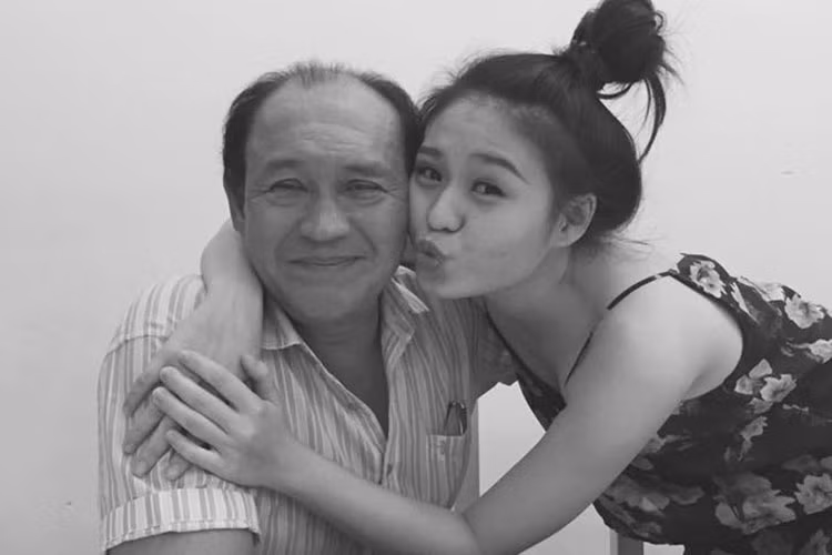 Sau khi ly hôn Lê Giang, Duy Phương một mình nuôi Lê Lộc và Duy Phước.