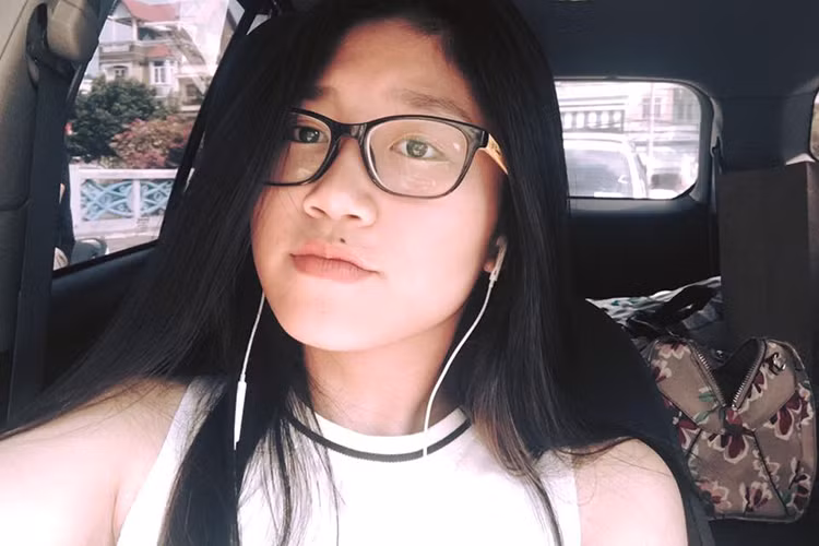 Tuy nhiên, Na Uy không đồng ý mẹ sinh em bé bởi cô nhóc sợ em bé sẽ thiếu thốn tình cảm nếu mẹ không có thời gian dành cho em bé.