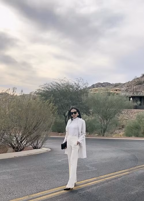 Dương Mỹ Linh chia sẻ: “Ranh giới giữa thực tế và thực dụng nó khác nhau hoàn toàn mà ranh giới đó nó mỏng hơn tờ giấy quyến nên hãy hết sức cẩn thận”.