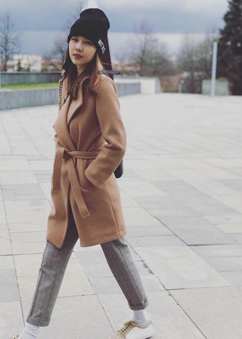 Kỳ Hân đăng hình ảnh dạo phố ở quê chồng tại CH Czech.