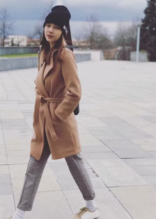 Kỳ Hân đăng hình ảnh dạo phố ở quê chồng tại CH Czech.