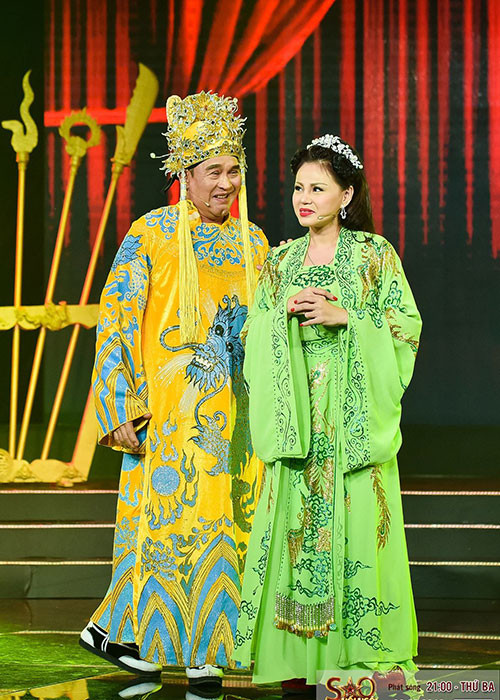 Vì trách nhiệm làm bố mẹ, Lê Giang và Duy Phương đã tạm bỏ qua những chuyện không vui trong quá khứ để hỗ trợ con gái.