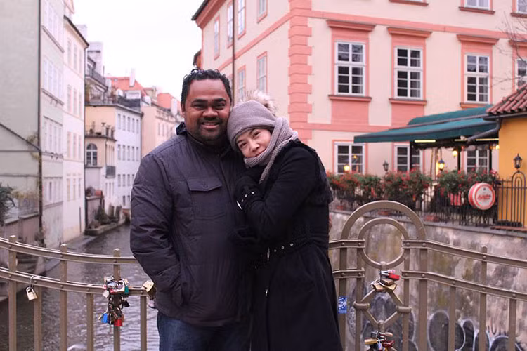 Thu Phương tựa vai chồng tình tứ là một trong những tin tức sao Việt trong ngày 10/12.