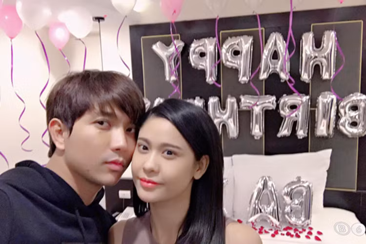 Tháng 1/2017, Tim bí mật tổ chức sinh nhật sớm dành cho Trương Quỳnh Anh. Ảnh: FBNV