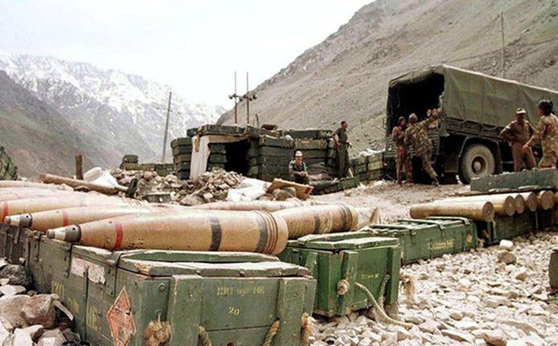 Động thái trên của Ấn Độ diễn ra sau khi Trung Quốc cũng đã điều số lượng tương tự quân nhân tới phía bên kia biên giới để sẵn sàng cho tình huống giao tranh toàn diện.