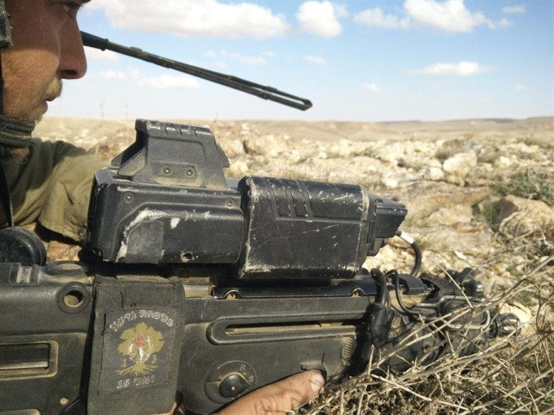 Chỉ khi đó cò súng chạy điện mới bắt đầu hoạt động. Ngoài lực lượng Mỹ tại Syria, hệ thống SMASH 2000 cũng đang được quân đội Australia trang bị cho một số đơn vị đặc biệt.