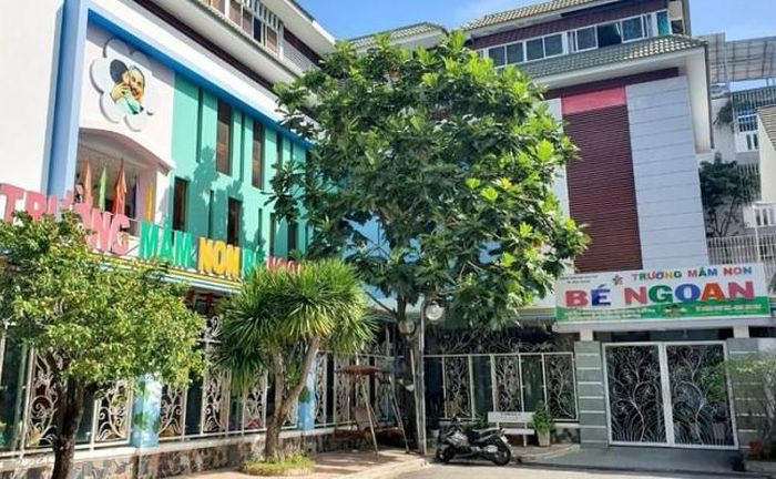  Bé trai 2 tuổi tử vong ở trường mầm non: Ngày 23/2, Công an TP. Nha Trang (Khánh Hòa) cho biết đang điều tra, tiến hành khám nghiệm hiện trường, khám nghiệm tử thi cháu L.T.Ng. (SN 2021) tử vong bất thường tại trường mầm non. Theo gia đình, sáng 22/2, cháu Ng. đến trường học với sức khỏe bình thường. Khi nhà trường thông báo sự việc, cháu bé được đưa đến cấp cứu tại Bệnh viện Đa khoa Sài Gòn - Nha Trang nhưng bác sĩ xác định cháu đã ngưng thở trước đó. 