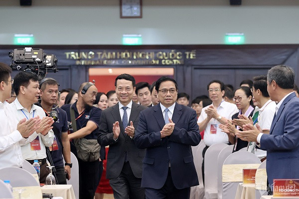 Thủ tướng Phạm Minh Chính: Cần nắm bắt, phát huy giá trị của dữ liệu số Thu tuong Pham Minh Chinh: Can nam bat, phat huy gia tri cua du lieu so