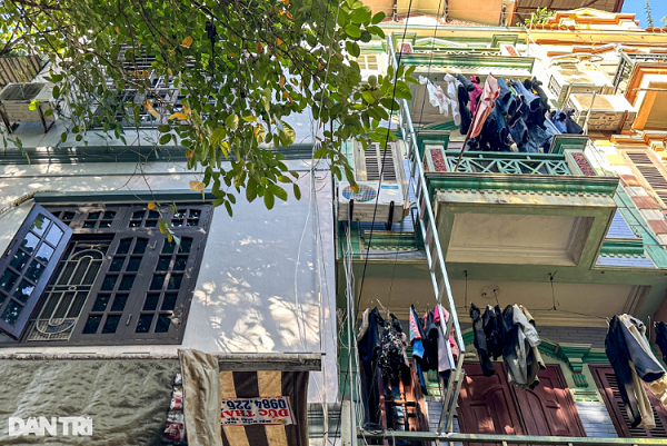 Sau vụ cháy khiến 56 người tử vong ở phường Khương Đình (quận Thanh Xuân), hàng loạt nhà ở nhiều tầng, nhiều căn hộ ở của hộ gia đình, cá nhân (còn gọi là chung cư mini) tại các quận Hà Đông, Cầu Giấy, Thanh Xuân, Đống Đa, Nam Từ Liêm, huyện Thanh Trì (Hà Nội) lắp đặt các thang thoát hiểm ngoài trời. 