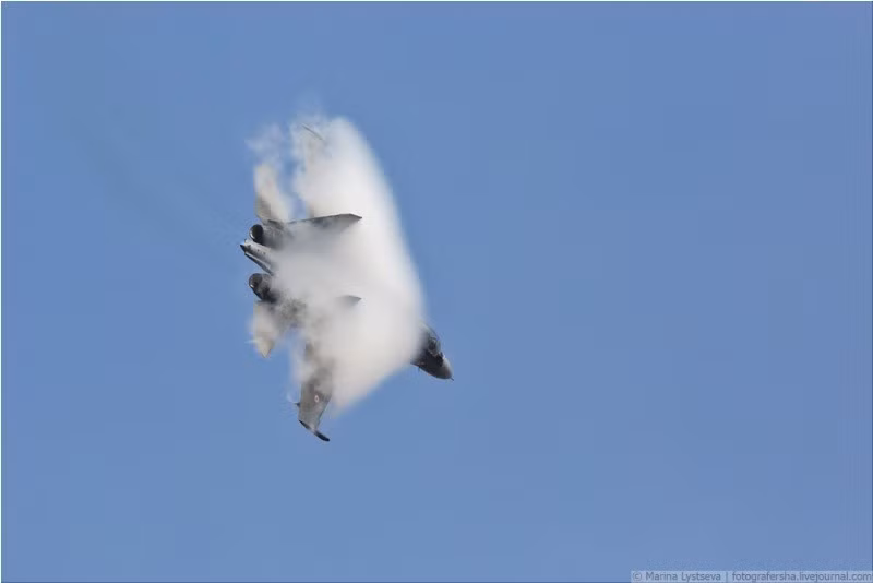 Màn cơ động ấn tượng của Su-30MKI – tiêm kích hiện đại nhất Ấn Độ và top đầu châu Á. Nguồn ảnh: Arms-Expo