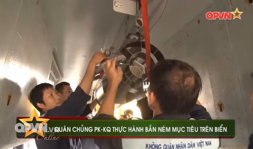 Bên cạnh đó, chúng ta đã mua các loại bom thông minh do Nga sản xuất như KAB-500, KAB-1500… Tuy nhiên, con số có lẽ là không lớn vì chi phí một quả bom thông minh có thể lên tới vài trăm nghìn USD, thậm chí là 1 triệu USD. Nguồn ảnh: Quốc Phòng Việt Nam