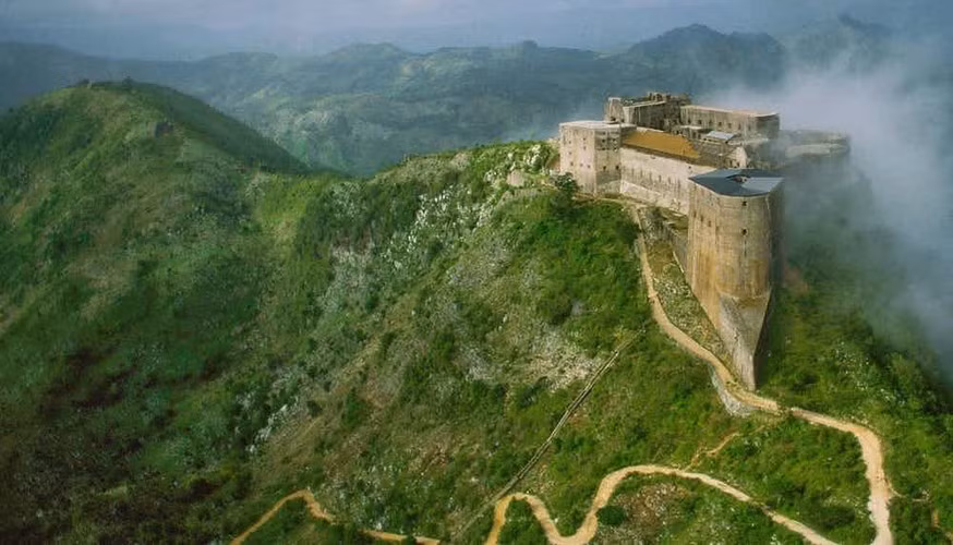 Lâu đài Laferrière ở Haiti do những người nô lệ xây dựng.