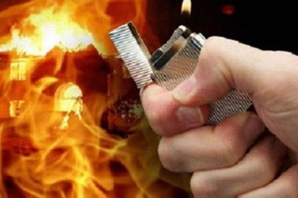 Bị từ chối gặp mặt, cụ ông 90 tuổi đốt nhà bạn gái cũ Bi tu choi gap mat, cu ong 90 tuoi dot nha ban gai cu