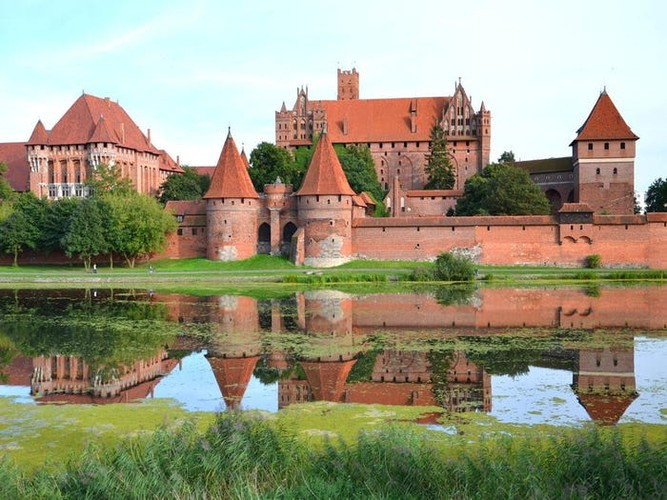 Lâu đài Malbork ở Ba Lan có diện tích lên đến 143.591 mét vuông.