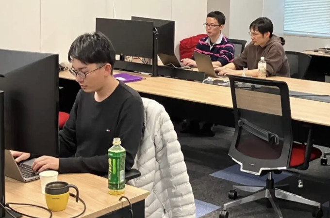 Nhat Ban: Nhan vien den van phong lam viec duoc thuong tien an trua