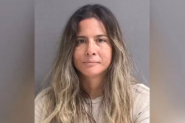 Mai di bar, me bo quen con gai mot minh ngoai troi