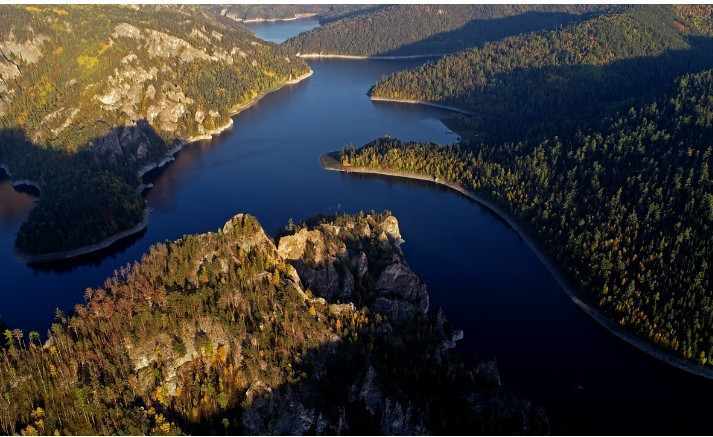 9. Hầu hết lãnh thổ Nga không có người ở: Hơn 50% lãnh thổ của đất nước được bao phủ bởi rừng taiga và lớp băng vĩnh cửu ở miền Bắc nước Nga. Do đó, phần lớn dân số Nga cư trú ở phía tây và tây nam.