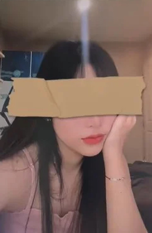 Gai xinh gay phan no vi quyt tien thue nha, con de lai “nui rac”-Hinh-2