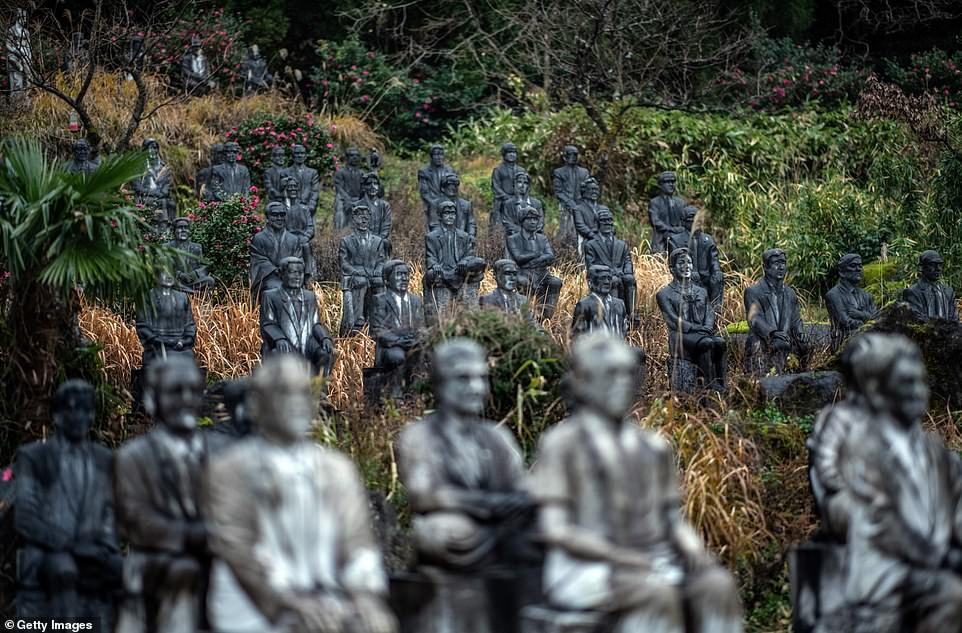 Làng tượng: Fureai Sekibutsu no Sato là một ngôi làng ở Toyama (Nhật Bản) với cái tên mang ý nghĩa là “nơi bạn có thể nhìn thấy những bức tượng Phật”.