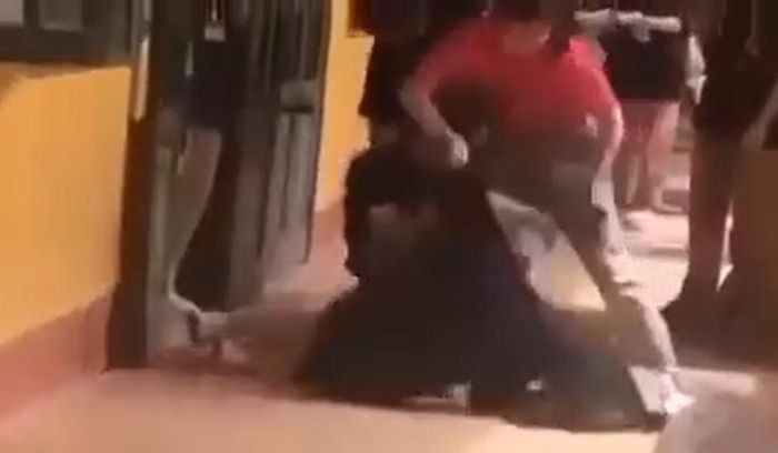 Vu nu sinh quy “xin co tha cho em”: Do dat banh sinh nhat khac y co chu nhiem