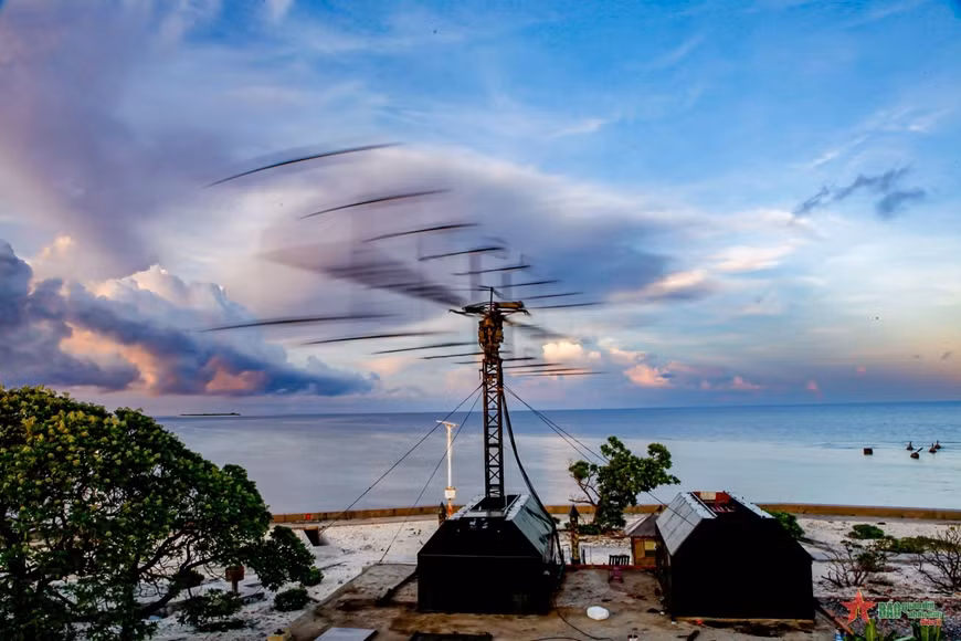 Riêng bộ đội Phòng không-Không quân bắn rơi 53 chiếc, có 32 chiếc B-52, làm nên chiến thắng “Hà Nội - Điện Biên Phủ trên không”, buộc Mỹ phải ký Hiệp định Pari, chấm dứt chiến tranh, lập lại hòa bình ở Việt Nam.