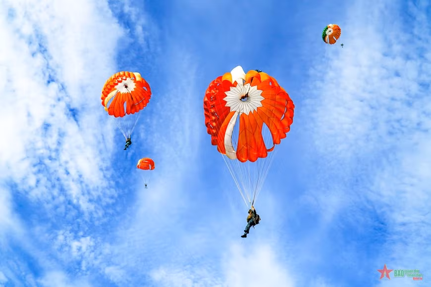 Bộ đội Không quân trực thăng.