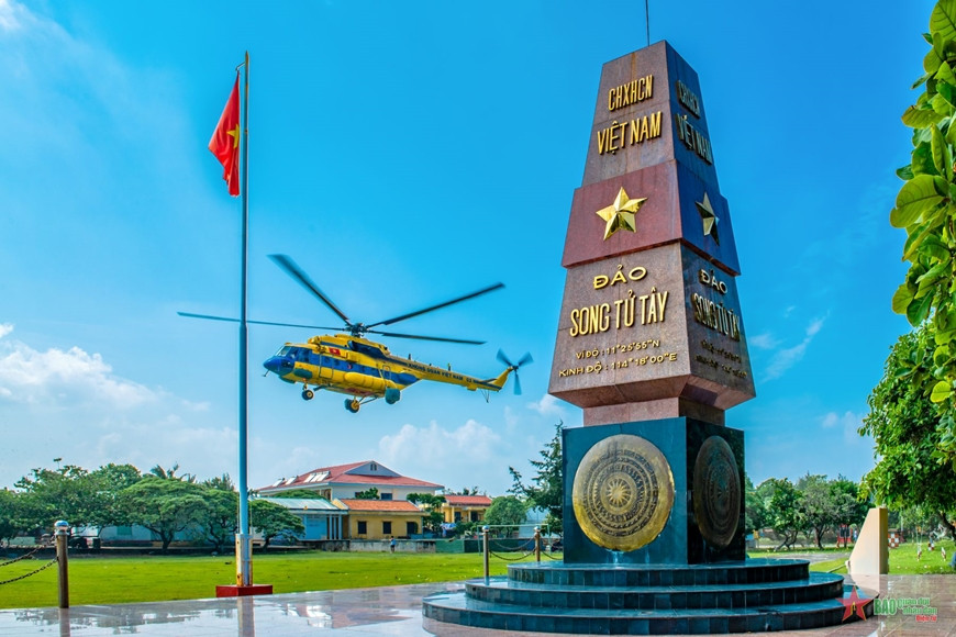 Một số hình ảnh hoạt động của bộ đội Phòng không-Không quân hôm nay: