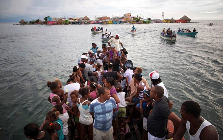 150 năm trước, hòn đảo chỉ là một khối đất đá có kích thước chưa bằng một sân bóng đá. Ngư dân Colombia khi đó thường tới đây nghỉ ngơi hoặc trú ẩn khi có bão.