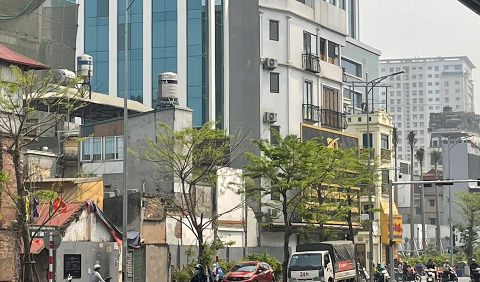 Sửa Luật Đất đai phải khắc phục được tình trạng nhà “siêu mỏng, siêu méo” - Hình 3 Sua Luat Dat dai phai khac phuc duoc tinh trang nha “sieu mong, sieu meo”-Hinh-3