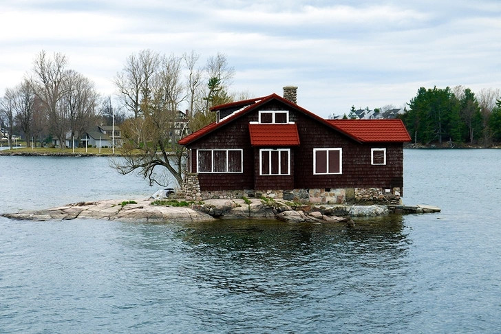 Khi bạn tiếp quản toàn bộ hòn đảo để xây dựng một ngôi nhà.