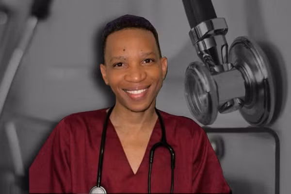 Dong gia bac si de cau view, nam TikToker Nam Phi bi bat giam