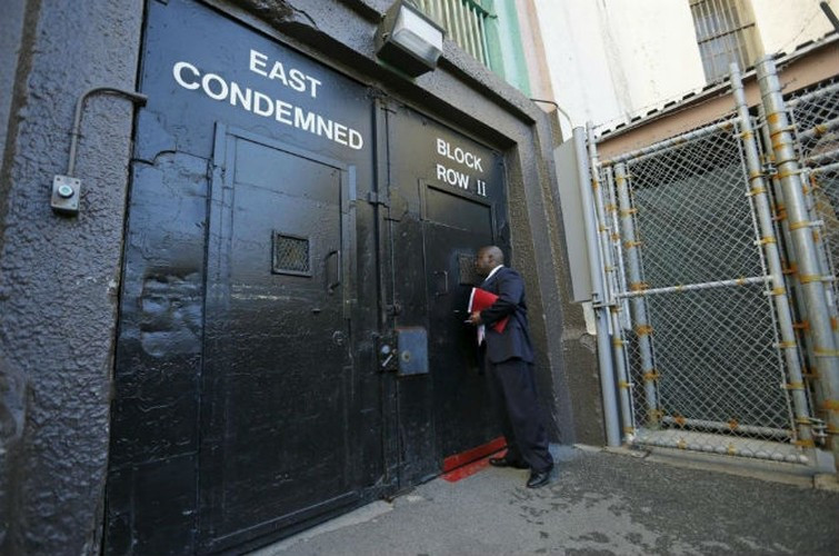 Cả gia đình Perry đã bị xử tử oan ức trong một vụ án mạng ở thị trấn nhỏ Campden của nước Anh vào khoảng thời gian 1660-1662.