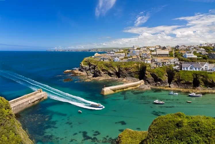 Chiem nguong nhung ngoi lang co nam cheo leo tren vach nui da-Hinh-4