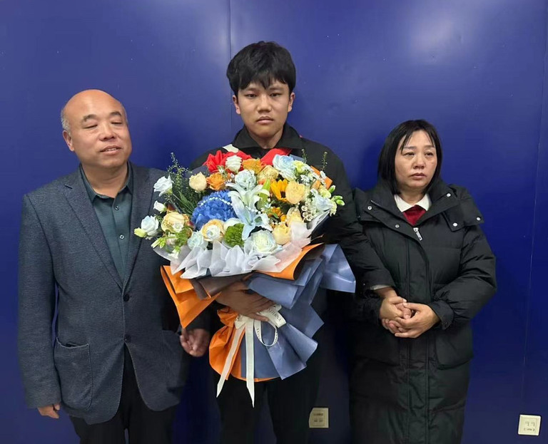 Tim thay con trai bi bat coc sau 25 nam nho cong nghe AI